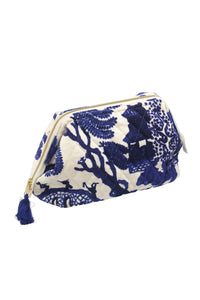 A perfect clutch or wash bag. This stunning organic cotton velvet pouch bag One Hundred Stars Giant Willowfeatures the classic blue and white willow print which can often be found adorning vintage pottery.