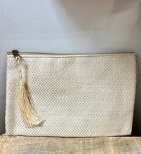 Load image into Gallery viewer, Cream Clutch Purse with Cactus Silk Tassel