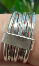 Load image into Gallery viewer, sterling silver ring 5 bands joined with a simple bar