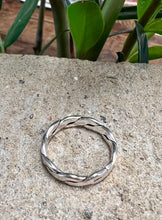 Load image into Gallery viewer, braided twist ring in 925 silver