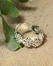 Load image into Gallery viewer, Daisy Chain toe ring 925 sterling silver - a stunning row of little daisies in a row along the whole length of the toe ring