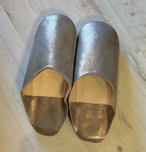 Load image into Gallery viewer, Metallic grey babouche slippers