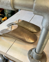 Load image into Gallery viewer, Metallic Grey Shimmer Moroccan Babouche Leather Slippers