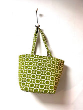 Load image into Gallery viewer, Tote bag in Moroccan design in green,  cream and gold