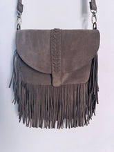 Load image into Gallery viewer, Fringed bag with plaited detail 