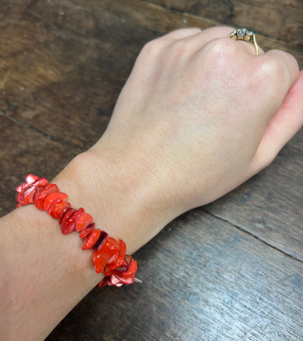 Coloured Shell Elasticated Bracelet | Red