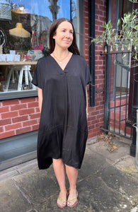 Dreams Textured Satin V-Neck Kaftan Dress | Black