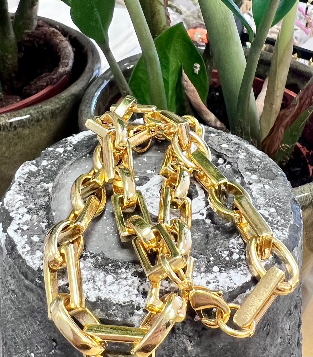 Chunky link bracelet in gold plate