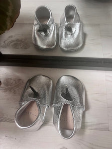 Baby slippers - silver moccasins