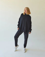 Load image into Gallery viewer, Luxurious merino wool jumper with funnel neck - black