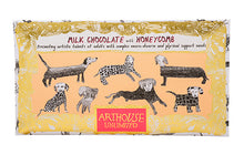 Load image into Gallery viewer, Milk chocolate with stunning dog design 