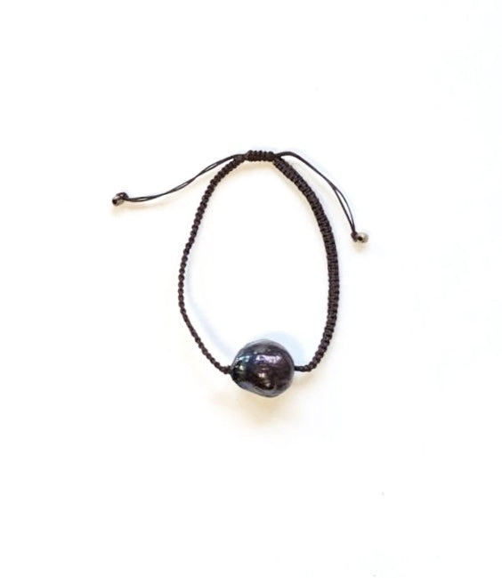 Black freshwater pearl bracelet