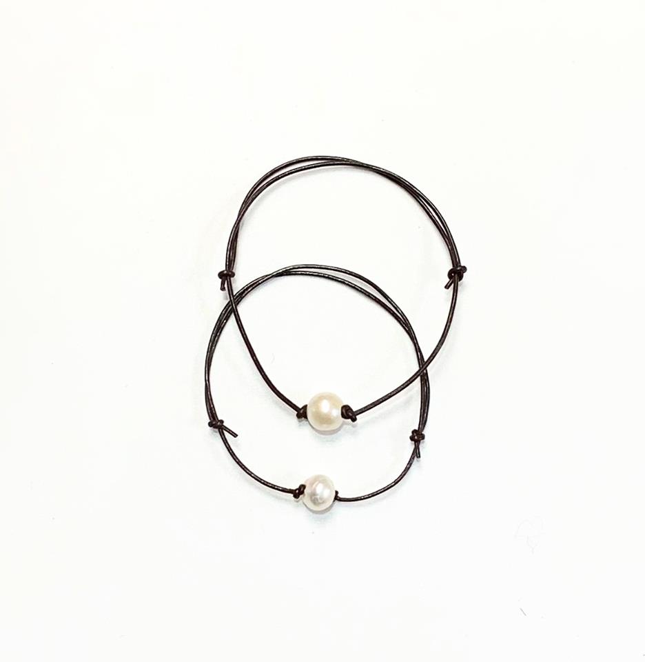 small adjustable white freshwater pearl bracelet