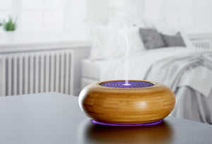 Bamboo diffuser with changing light colours
