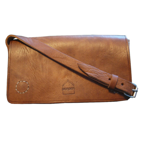 Sturdy rectangular handbag made from tan thick leather.