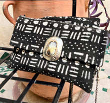Load image into Gallery viewer, Black Berber Carpet Bag With White Design and Statement Engraved Buckle
