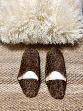 Load image into Gallery viewer, Leopard Print Suede Moroccan Babouche Slippers