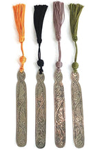 Load image into Gallery viewer, Moroccan bookmark with green tassel