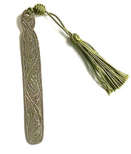 Load image into Gallery viewer, Moroccan bookmark with green tassel