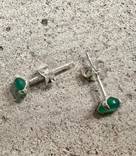 Load image into Gallery viewer, Green quartz stud earrings