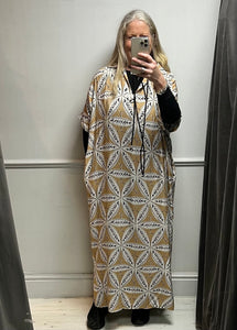 Maxi tunic dress with star flower design
