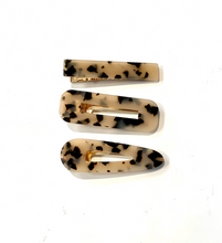 Load image into Gallery viewer, Tortoise shell print hair slides
