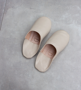 Moroccan Babouche Leather Slippers | CHALK