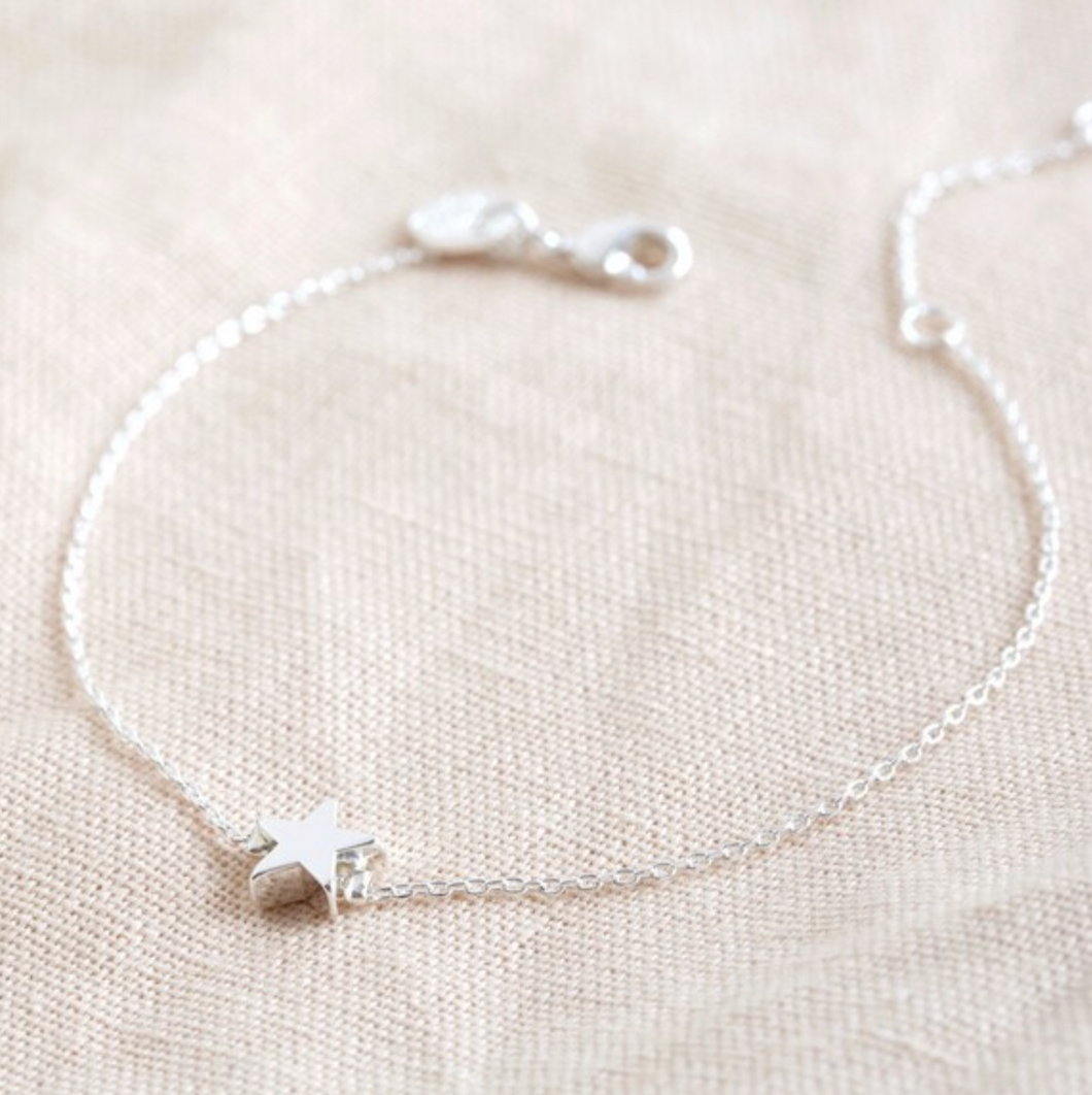 A single star bead on a chain bracelet -silver