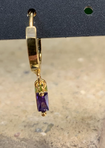 Small earring with small purple crystal stone