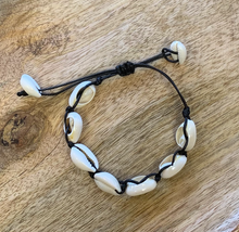 Load image into Gallery viewer, Shell bracelet on black cord