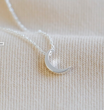 Load image into Gallery viewer, Silver crescent moon necklace