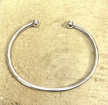 Load image into Gallery viewer, Sterling Silver Cuff Bracelet With Round Ends