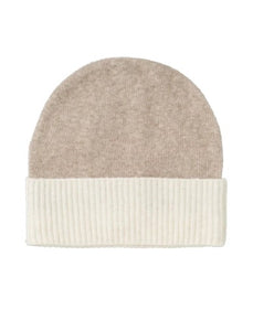 Keep warm with this two tone rib detail hat. In a soft taupe colour, the ribbed trim is in cream. A stylish accessory to keep you warm. Crafted from a wool blend for luxury cosiness. 