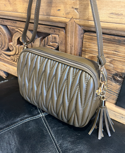 Quilted elegant handbag with tassel in khaki
