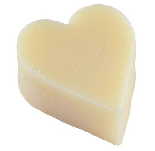 This Heyland and Whittle palm free heart shaped soap is a lovely natural colour, infused with essential oils and a citrus blend to moisturise your skin. 