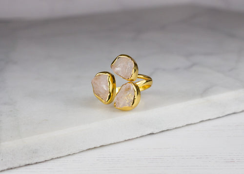 Triple gold ring with rose quartz stones